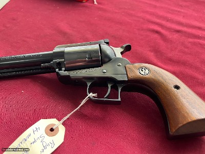 RUGER NEW MODEL SUPER BLACKHAWK 44 MAGNUM 7 1/2