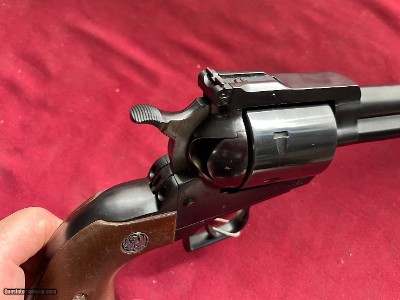 RUGER NEW MODEL SUPER BLACKHAWK 44 MAGNUM 7 1/2