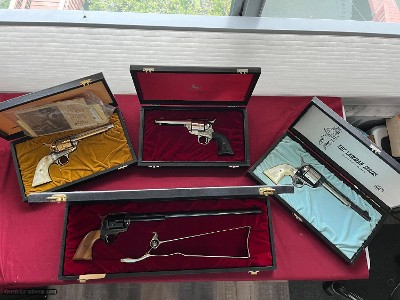 COLT SINGLE ACTION ARMY REVOLVER LAWMAN SERIES ~ WILD BILL HICKOK ~45LC MADE IN 1969 ~ Sale $3250.00 - Image 10 of 10