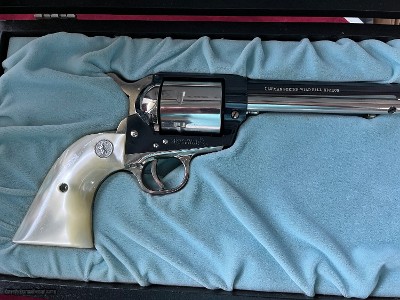 COLT SINGLE ACTION ARMY REVOLVER LAWMAN SERIES ~ WILD BILL HICKOK ~45LC MADE IN 1969 ~ Sale $3250.00 - Image 2 of 10