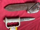 NEW ZEALAND WWII KNUCKLE KNIFE W/ SHEATH - 3 of 6