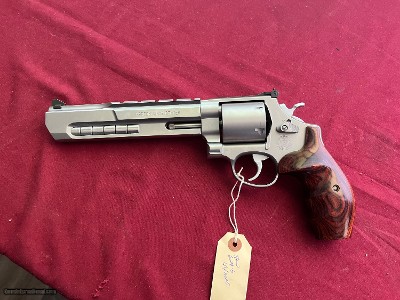 SMITH & WESSON 629 PERFORMANCE CENTER REVOLVER 44 MAGNUM
~ NICE REVOLVER ~