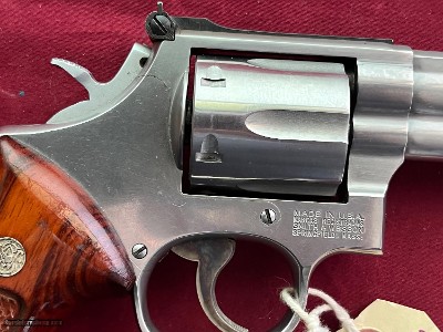 SMITH & WESSON MODEL 686-1 STAINLESS 357 MAGNUM 8 3/8