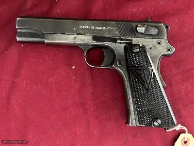 GERMAN WWII F.B. RADOM VIS MODE 35
SEMI AUTO PISTOL 9MM