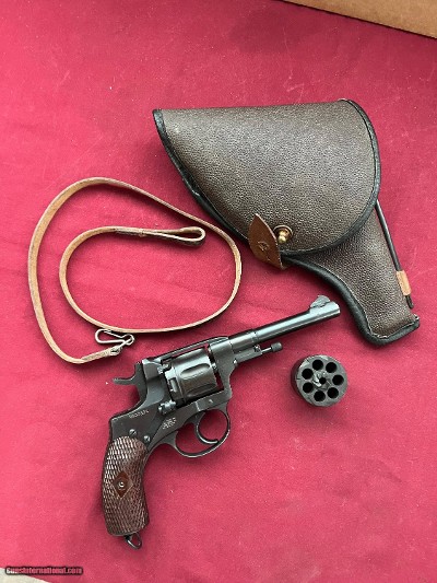 RUSSIAN NAGANT REVOLVER 7.62 NAGANT &
32 ACP CYLINDER