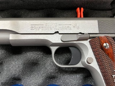 COLT 1911 GOVERNMENT MODEL SEMI AUTO PISTOL 38 SUPER - Image 5 of 16