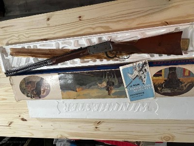 SALE $ 1350.00 ~ WINCHESTER MODEL 1894 LEVER ACTION LENDENDARY FRONTIERSMEN RIFLE 38-55 CALIBER - Image 8 of 22