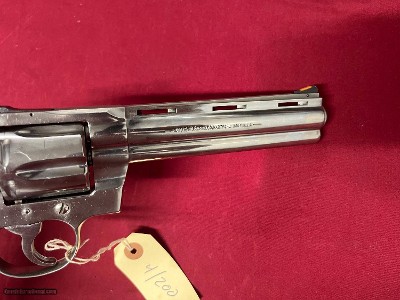 COLT PYTHON 357 MAGNUM STAINLESS 6 - Image 4 of 7