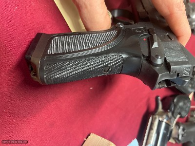 BROWNING DOUBLE ACTION BDM SEMI AUTO PISTOL 9MM - Image 5 of 8