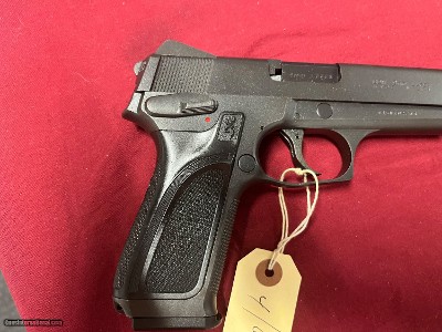 BROWNING DOUBLE ACTION BDM SEMI AUTO PISTOL 9MM - Image 4 of 8