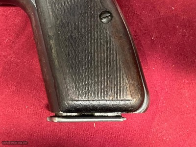 FABRIQUE NATIONALE BROWNING HI POWER 9MM ~ RARE WWII FINISH CONTRACT ~ - Image 8 of 13