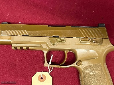 SIG SAUER M17 SEMI AUTO PISTOL. U.S. MILITARY SURPLUS 9MM - Image 2 of 15