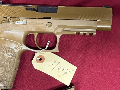 SIG SAUER M17 SEMI AUTO PISTOL. U.S. MILITARY SURPLUS 9MM - Image 9 of 15