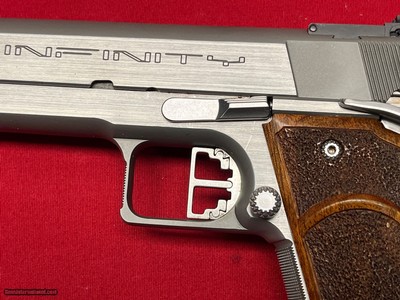 Sale $7250 ~ SVI INFINITY ULTIMATCH 1911 COMPETETION 45ACP SEMI AUTO PISTOL - Image 4 of 23