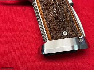 Sale $7250 ~ SVI INFINITY ULTIMATCH 1911 COMPETETION 45ACP SEMI AUTO PISTOL - Image 8 of 23