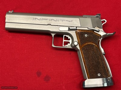 Sale $7250 ~ SVI INFINITY ULTIMATCH 1911 COMPETETION 45ACP SEMI AUTO PISTOL - Image 3 of 23