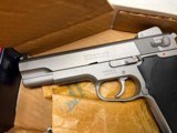 SMITH & WESSON 1006 STAINLESS SEMI AUTO PISTOL 10MM ~ BOX, 2-MAGS ~ - 4 of 11
