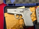 SMITH & WESSON MODEL 3913 SEMI AUTO PISTOL 9MM ~ LADY SMITH ~ - 2 of 17