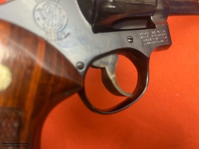 SMITH & WESSON MODEL 27-2 REVOLVER W/ PRESENTATION CASE - Image 8 of 15