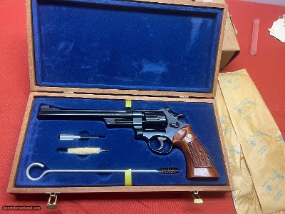 SMITH & WESSON MODEL 27-2 REVOLVER W/ PRESENTATION CASE - Image 2 of 15