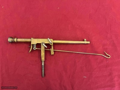 TAYLOR FUR GETTER ST, LOUIS MO. TRAPPERS SURPRISE 22 CAL ,