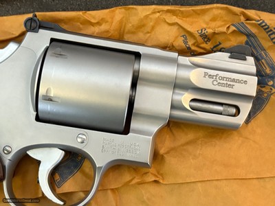 SMITH & WESSON MODEL 629-6 PERFORMANCE CENTER REVOLVER 2 1/2