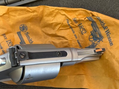 SMITH & WESSON MODEL 629-6 PERFORMANCE CENTER REVOLVER 2 1/2