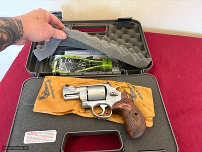 SMITH & WESSON MODEL 629-6 PERFORMANCE CENTER REVOLVER 2 1/2