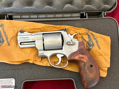SMITH & WESSON MODEL 629-6 PERFORMANCE CENTER REVOLVER 2 1/2