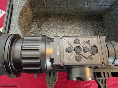 ZEUS PRO 640 4-32x100 THERMAL IMAGING WEAPONS SIGHT - Image 3 of 8