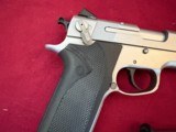 SMITH & WESSOM MODEL 4506 SEMI AUTO PISTOL 45ACP ~ 3-MAGS ~ - 4 of 12