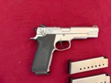 SMITH & WESSOM MODEL 4506 SEMI AUTO PISTOL 45ACP ~ 3-MAGS ~