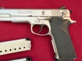 SMITH & WESSOM MODEL 4506 SEMI AUTO PISTOL 45ACP ~ 3-MAGS ~ - 2 of 12