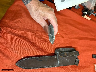 WWII AUSTRALIAN AKE FIGHTING KNIFE W/ SHEATH - Image 4 of 7