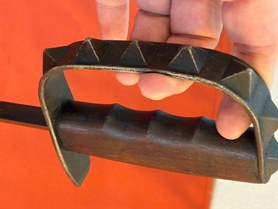 WORLD WAR ONE LF&C TRENCH FIGHTING KNIFE DATED 1917 - Image 3 of 13