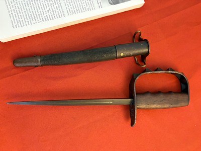 WORLD WAR ONE LF&C TRENCH FIGHTING KNIFE DATED 1917 - Image 5 of 13