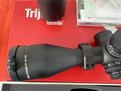 TRIJICON RIFLE SCOPE 4.5-30x56mm TENMILE RED/GREEN MOA PRECISION TREE - Image 8 of 14