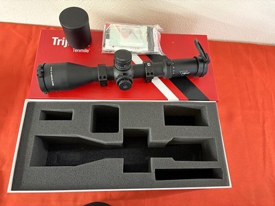 TRIJICON RIFLE SCOPE 4.5-30x56mm TENMILE RED/GREEN MOA PRECISION TREE - Image 2 of 14