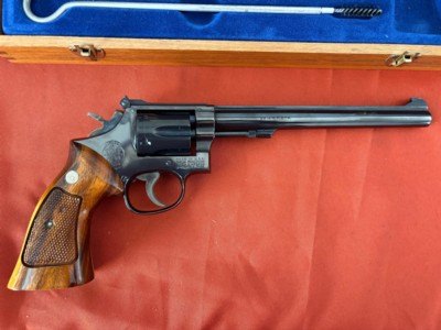 SMITH & WESSON MODEL 48-3 REVOLVER WITH PRESENTATION CASE 22 MAGNUM 8 3/8
