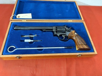 SMITH & WESSON MODEL 48-3 REVOLVER WITH PRESENTATION CASE 22 MAGNUM 8 3/8