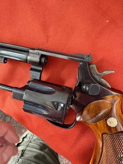 SMITH & WESSON MODEL 48-3 REVOLVER WITH PRESENTATION CASE 22 MAGNUM 8 3/8
