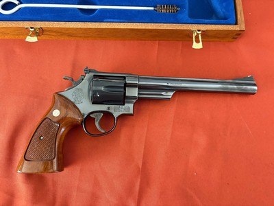 SMITH & WESSON MODEL 57 NO DASH REVOLVER 41 MAGNUM WITH PRESENTATION CASE - Image 5 of 9