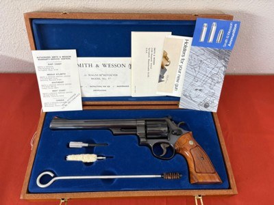 SMITH & WESSON MODEL 57 NO DASH REVOLVER 41 MAGNUM WITH PRESENTATION CASE