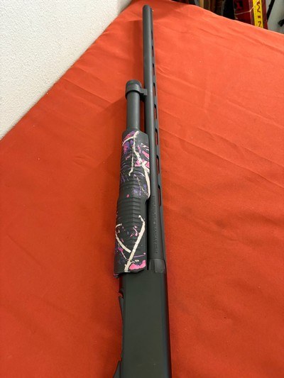 STEVENS MODEL 320 CAMO PUMP ACTION 20 GAUGE SHOTGUN - Image 7 of 9