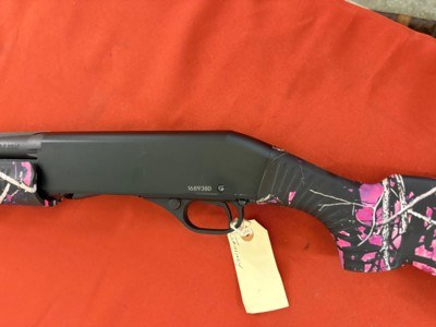 STEVENS MODEL 320 CAMO PUMP ACTION 20 GAUGE SHOTGUN - Image 6 of 9