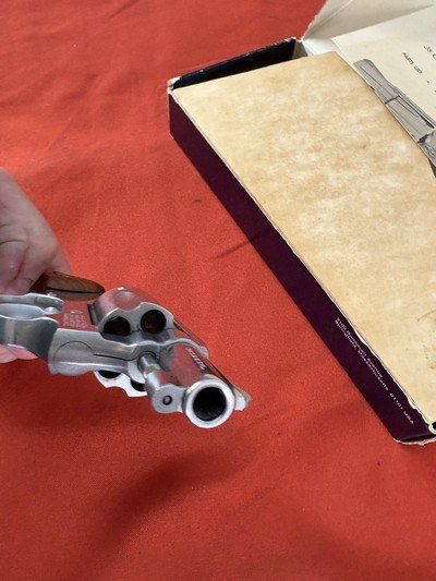 SMITH & WESSON MODEL 60 STAINLESS REVOLVER 38 SPECIAL - Image 10 of 13