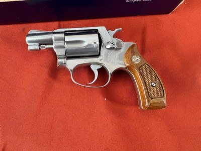 SMITH & WESSON MODEL 60 STAINLESS REVOLVER 38 SPECIAL - Image 2 of 13