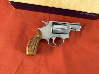 SMITH & WESSON MODEL 60 STAINLESS REVOLVER 38 SPECIAL - Image 4 of 13
