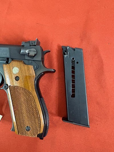 SMITH & WESSON MODEL 52-2 SEMI AUTO PISTOL 38 WADCUTTER - Image 11 of 12
