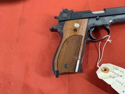 SMITH & WESSON MODEL 52-2 SEMI AUTO PISTOL 38 WADCUTTER - Image 4 of 12